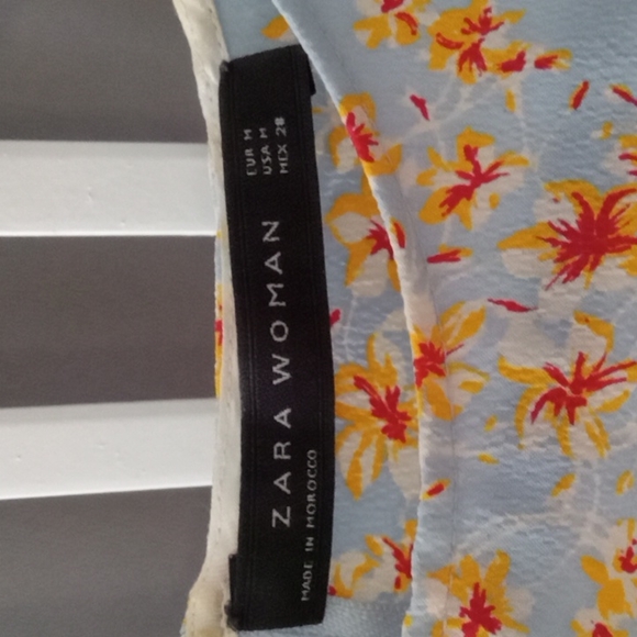 *last week - moving sale* ZARA light blue floral top size M 5 for 10 - Picture 4 of 4